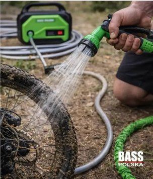 Беспроводной водяной насос Bass Polska 21V &mdash; 450 Вт, 4 А&middot;ч, подача до 30 м, шланг 10 м 8117 фото